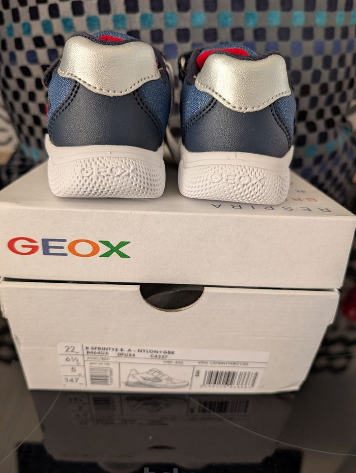 Baskets garçon ultralegeres. Taille 22. Neuf. Geox - photo numéro 2