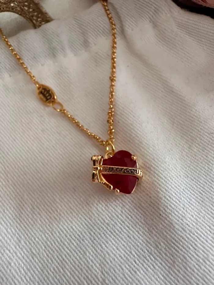 🎀Collier Juicy Couture doré cœur rouge – pendentif strassé - photo numéro 4
