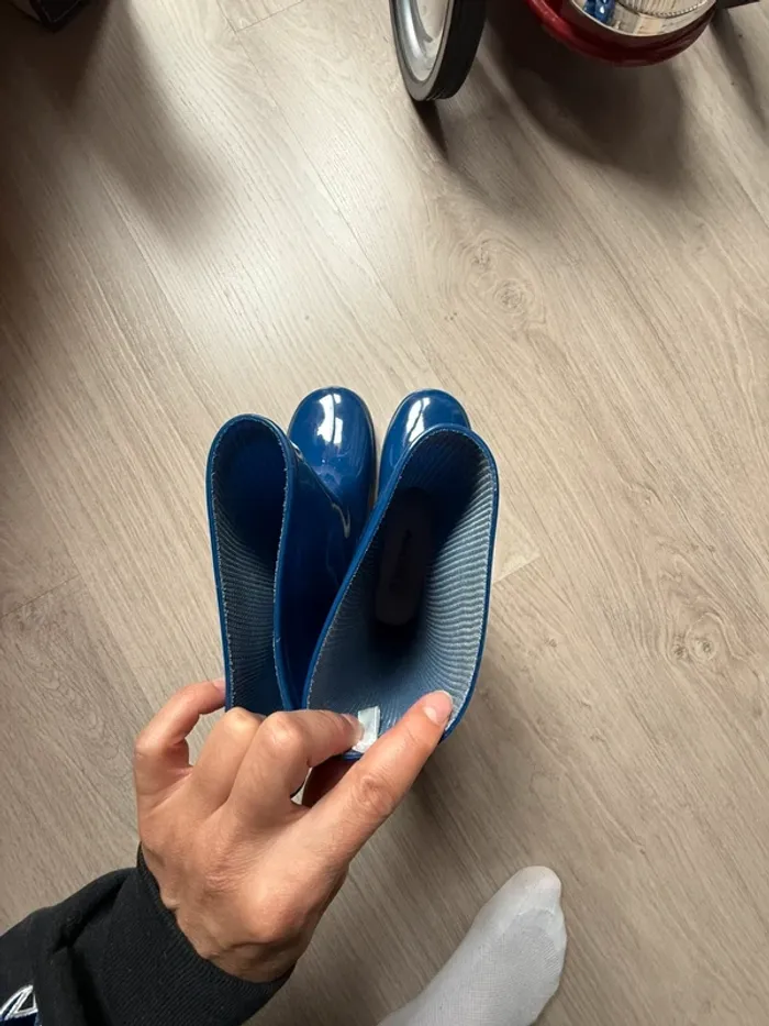 Bottes de pluies bleu enfant taille 32 garçon fille - photo numéro 3