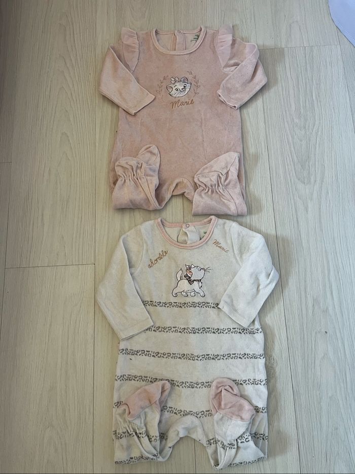 Lot 2 pyjamas velours Disney 12mois