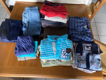 Gros lot vetement enfant 5 ans 30pcs 25€ le lot