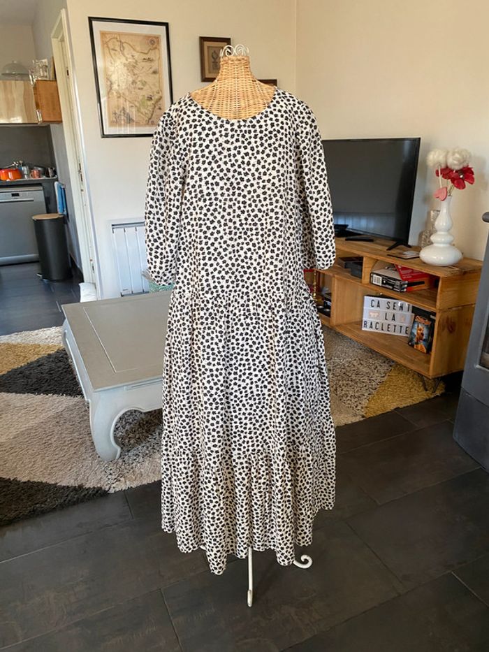 Robe longue liberty blanche avec motifs fleurs noires taille S / M - photo numéro 4