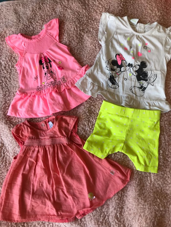 Lot  3 robes et un legging