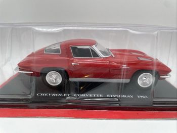 Chevrolet Corvette Stingray  (1963) 1/24 Collection Hachette