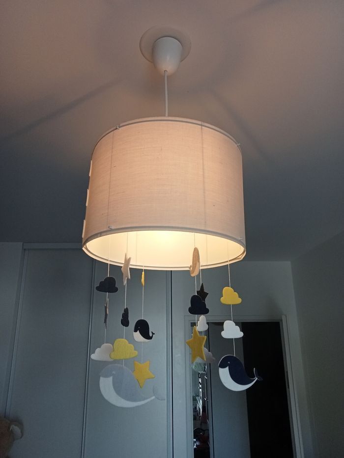 Suspension + mobile musical baleine et étoiles Verbaudet