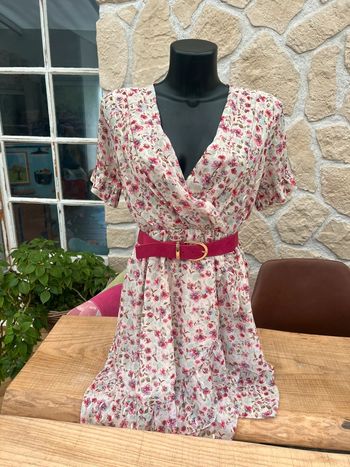 Robe d'été fleurs beige rose rose beige Emma Ella volanté