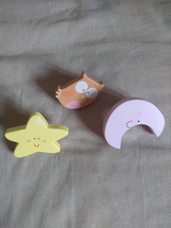 Lot de trois poignées enfants pour tiroirs