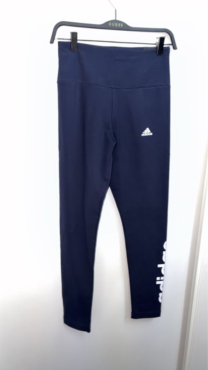 Neuf avec étiquette - Adidas - Legging Essentials Linear - Taille S - Bleu Marine (Legend Ink) - photo numéro 2