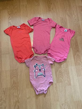 Lot 4 bodies 6 mois été