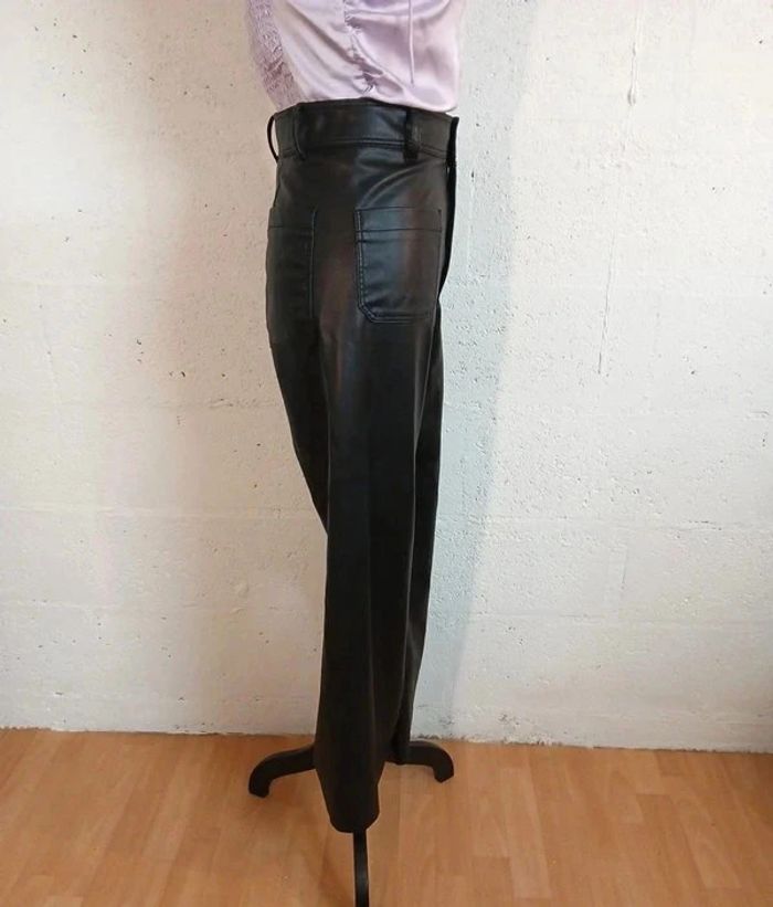 đ€ Pantalon Zara simili cuir â Taille 36 â TrĂšs bon Ă©tat - photo numĂ©ro 4