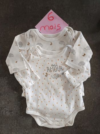 Lot bodies hérisson 6 mois