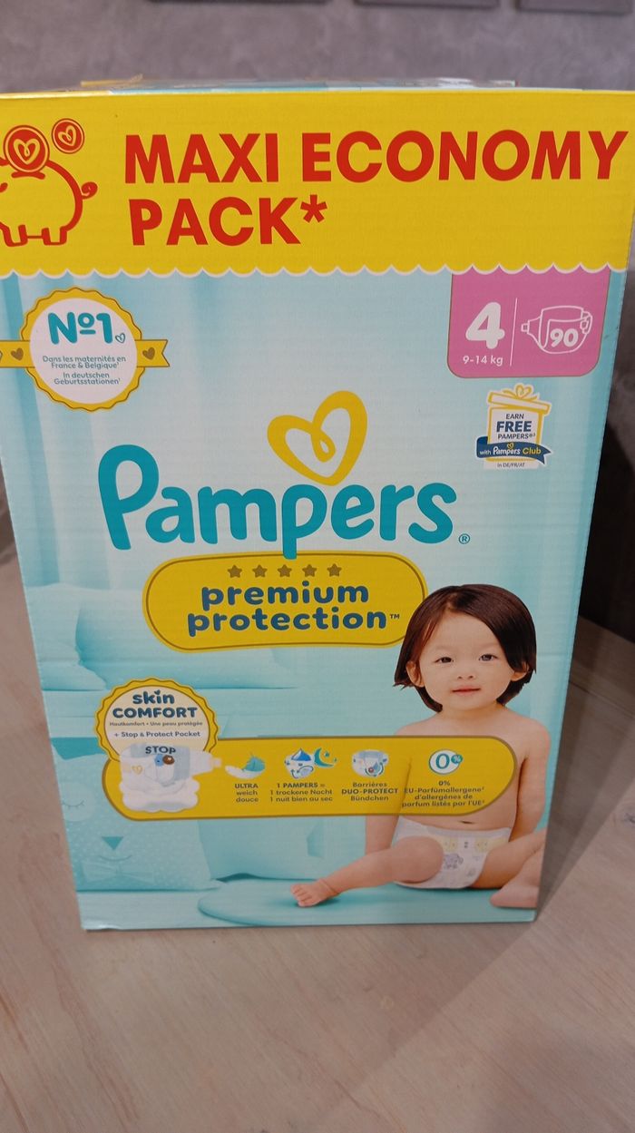 Maxi pack Pampers premium protection taille 4 neuf jamais ouvert