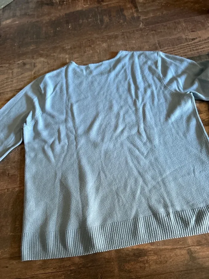 Pull léger bleu - photo numéro 4