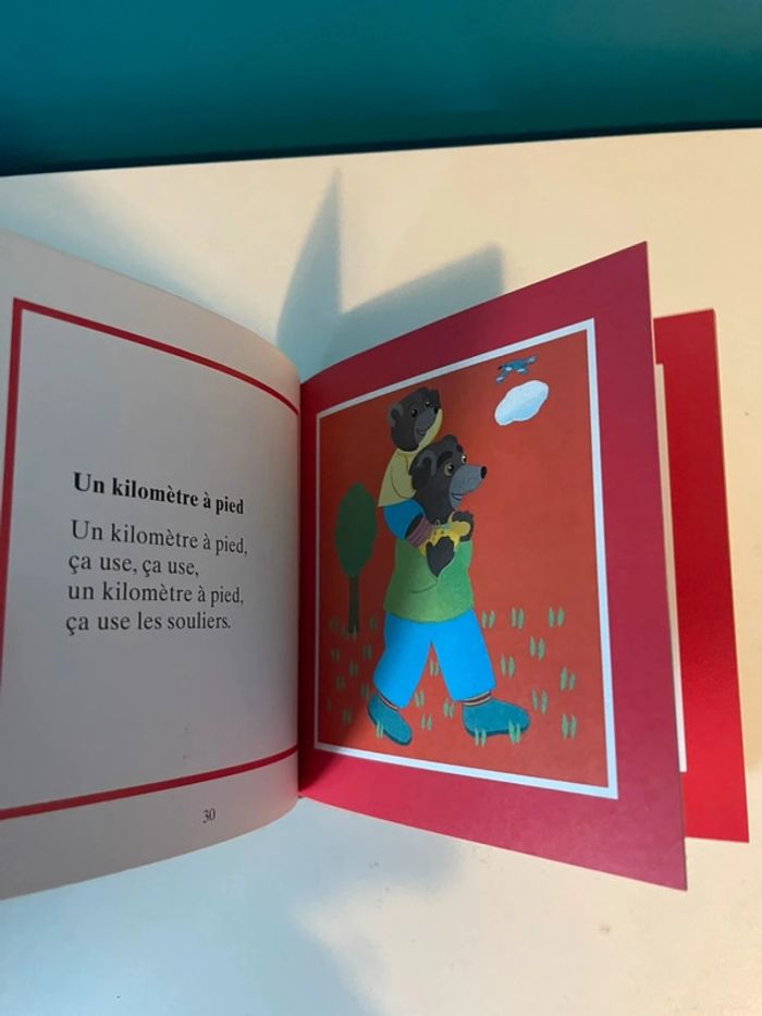 Livre chansons et comptines de petit ours brun sans le CD - photo numéro 6