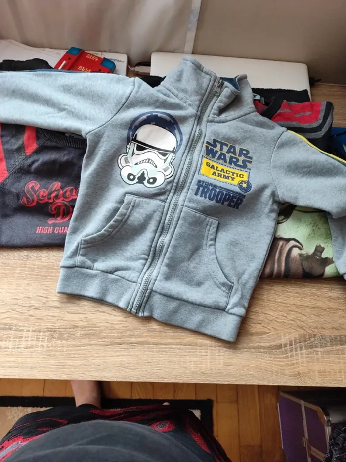 Lot 6 sweats et pulls - photo numéro 2