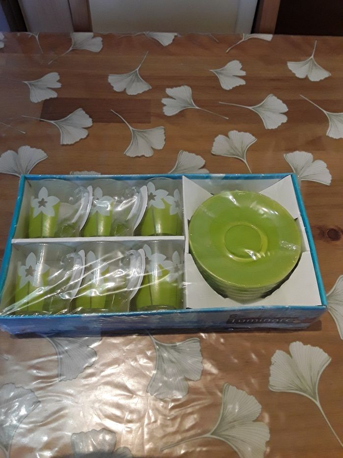 Lot de 6 tasses et sous tasse neuves - photo numéro 4