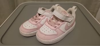 Nike rose taille 23.5