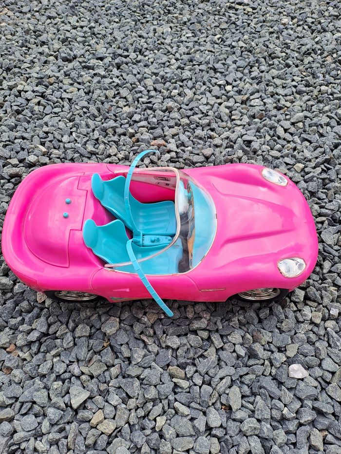 Voiture de barbie - photo numéro 2