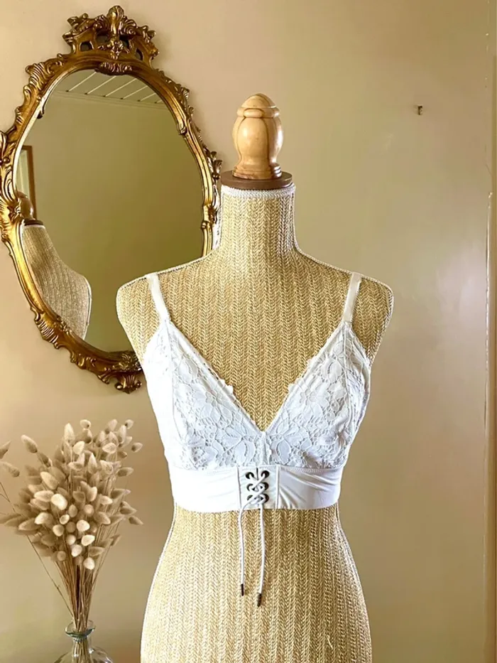 sublime Bralette blanche dentelle corsage devant neuf style feminin romantique - photo numéro 3