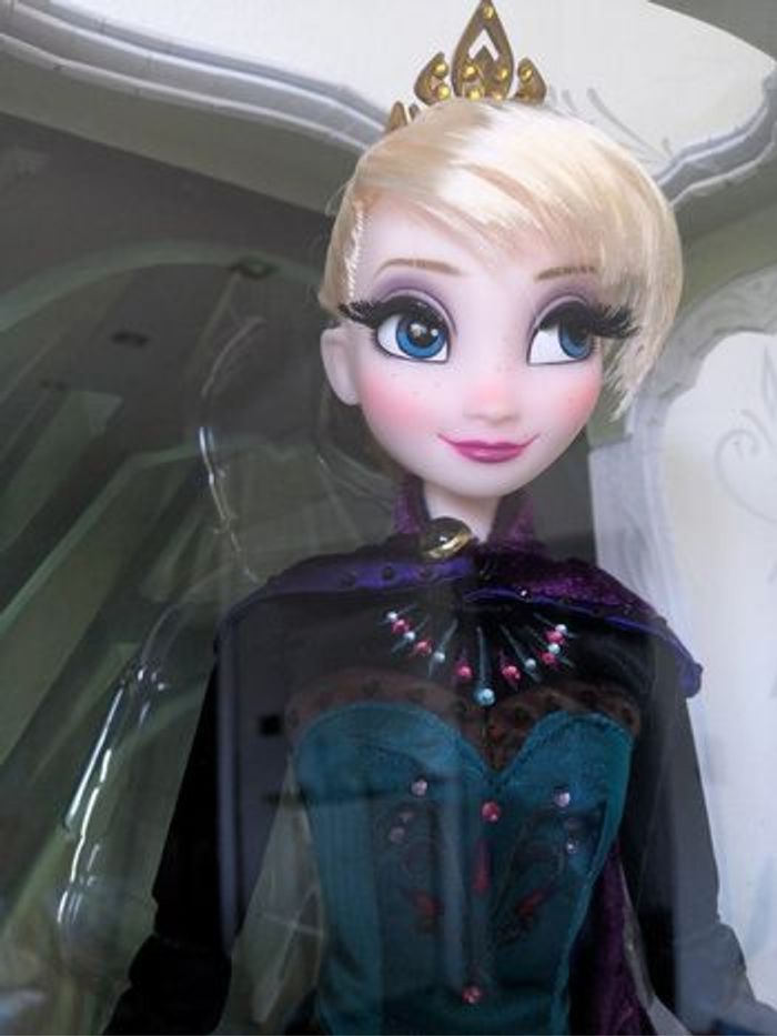 Poupée édition limitée Elsa "La Reine des neiges" Disney NEUVE - photo numéro 18