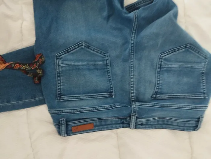Jean stretch taille 44 - photo numéro 2