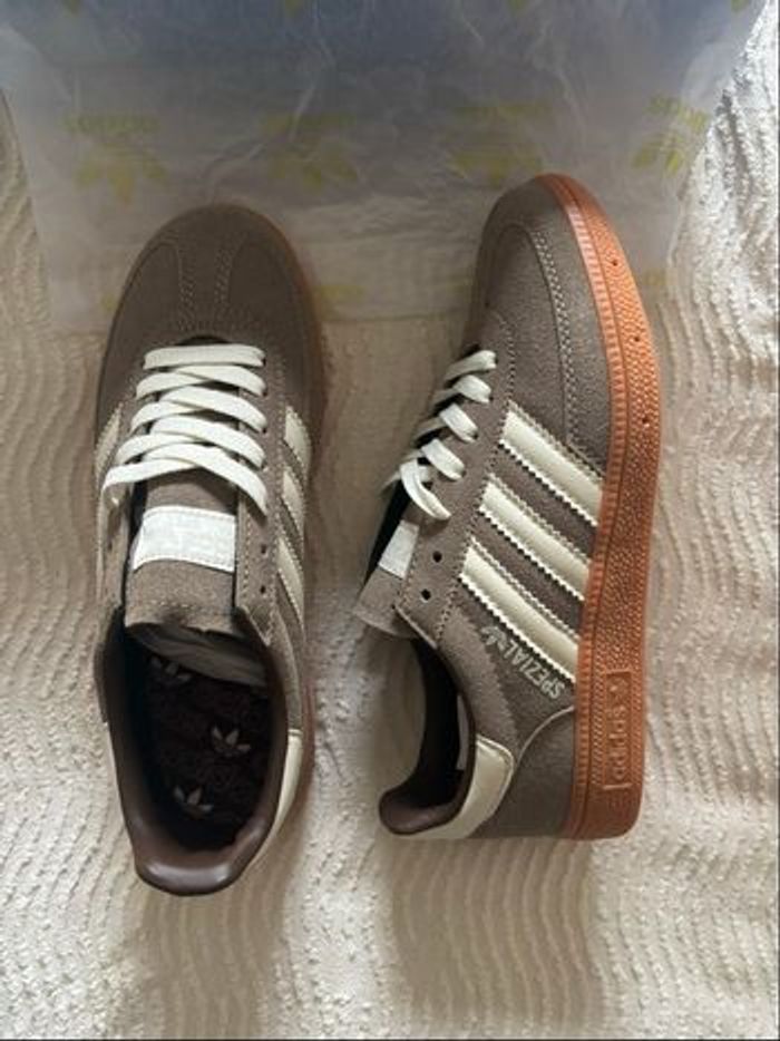 Paire de speziale marron très jolie jamais porté neufs en taille 38 - photo numéro 3