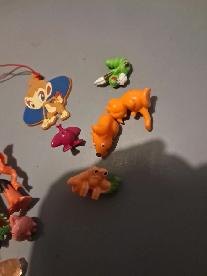 Petit lot de figurines pokemon et les 4 autres je ne sais pas - photo numéro 6