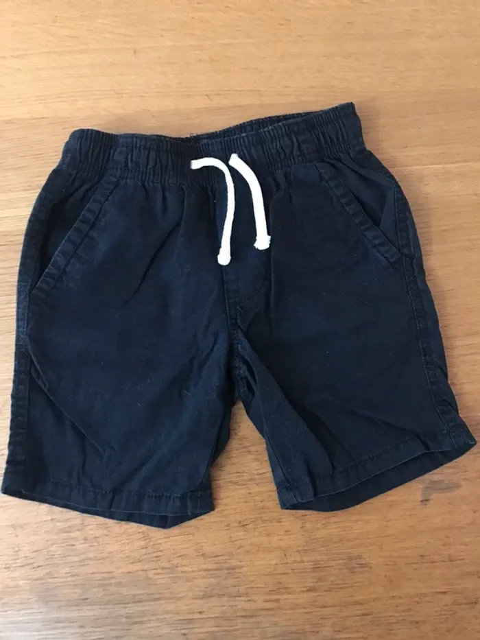 Lot 4 shorts 3 ans - photo numéro 4