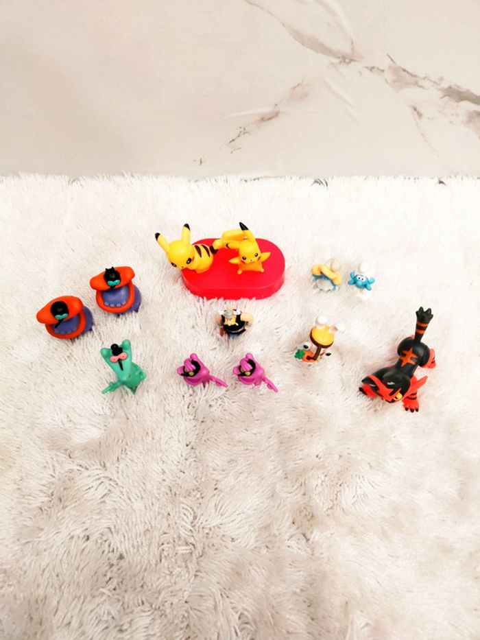Lot de 12 figurines divers - photo numéro 2