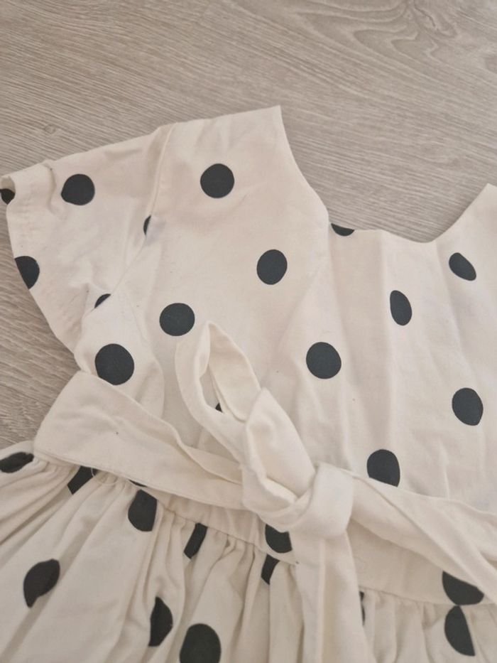 Superbe robe de cérémonie blanche à gros pois noir - photo numéro 2