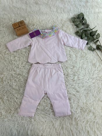 Ensemble molleton rose poudré et liberty taille 6 mois Jacadi