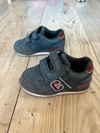 Baskets taille 21