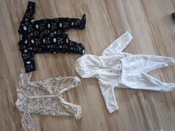 Lot pyjamas 1 mois