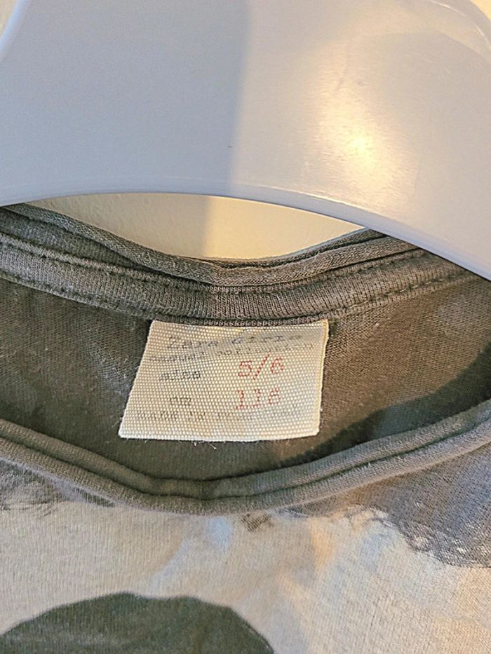 T shirt manche longues "ZARA" taille 6 ans - photo numéro 3