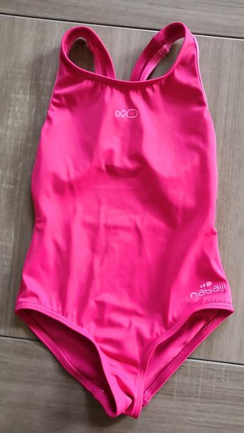 Maillot de bain 1 pièce Nabaiji 6 ans.