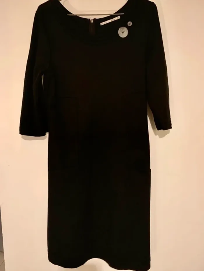 Robe noire chic à manches 3/4 DDP - T.S