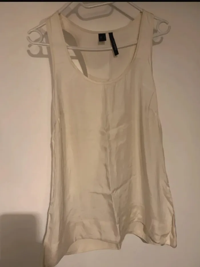 Débardeur écru satiné Mango taille S 🌼