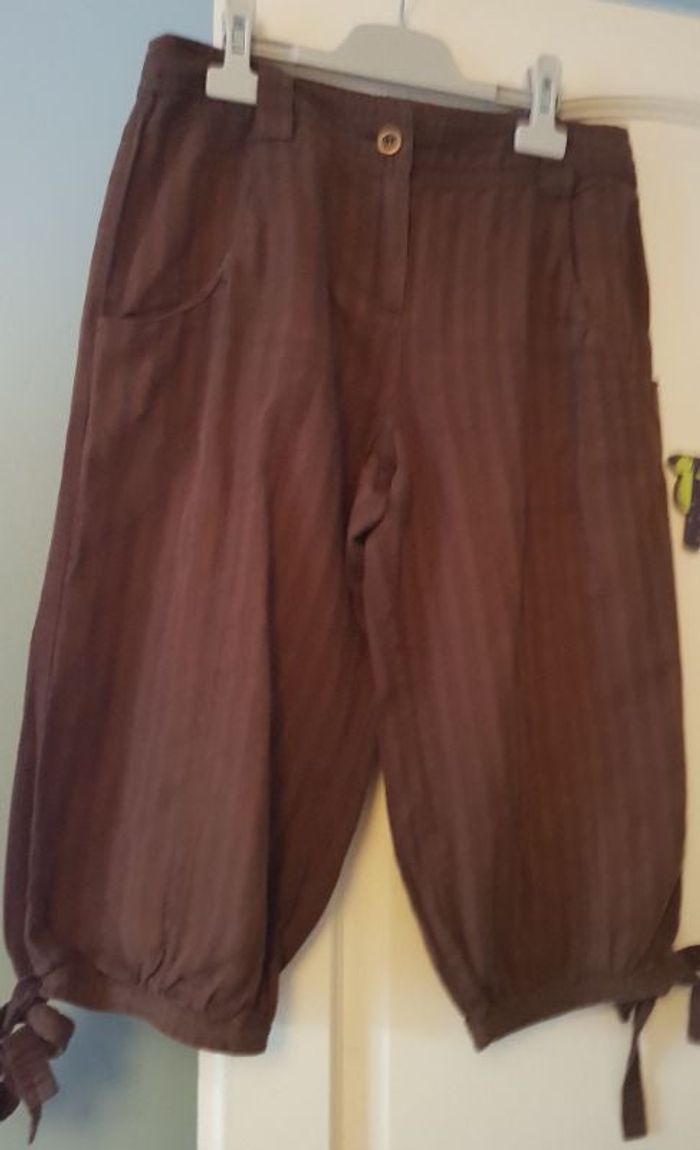 Pantacourt femme. T.40