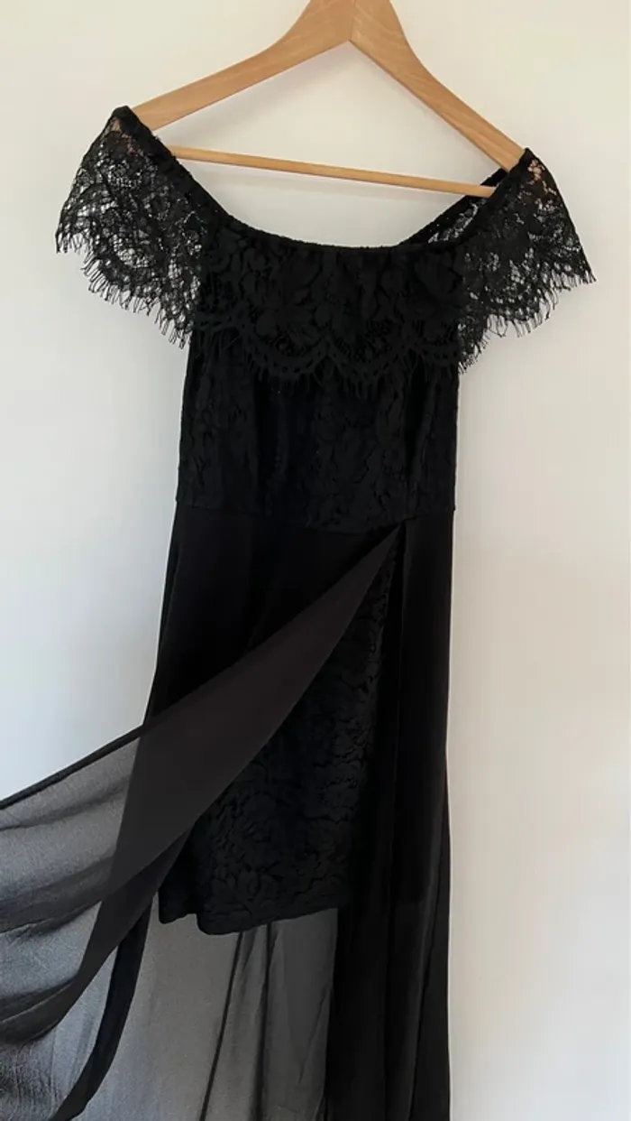 Robe épaules dénudées courte et voile long dentelle et voile - photo numéro 4