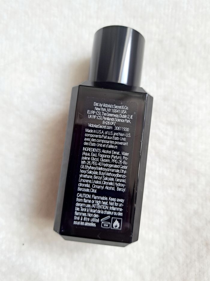 Brume parfumée Victoria's Secret neuve Tease Candy Noir. - photo numéro 2