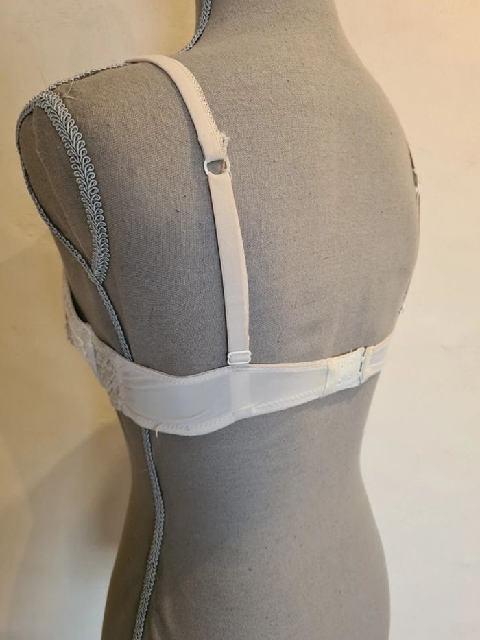 Soutien gorge - photo numéro 3