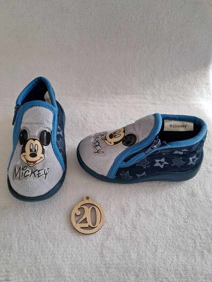 Chausson Mickey pointure 20