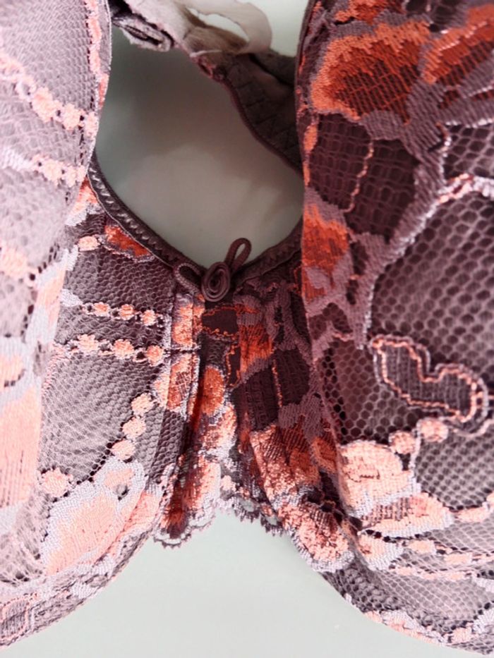 Soutien gorge dentelle taille 95E - photo numéro 3