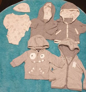 Lot vêtement bébé 2-6 mois