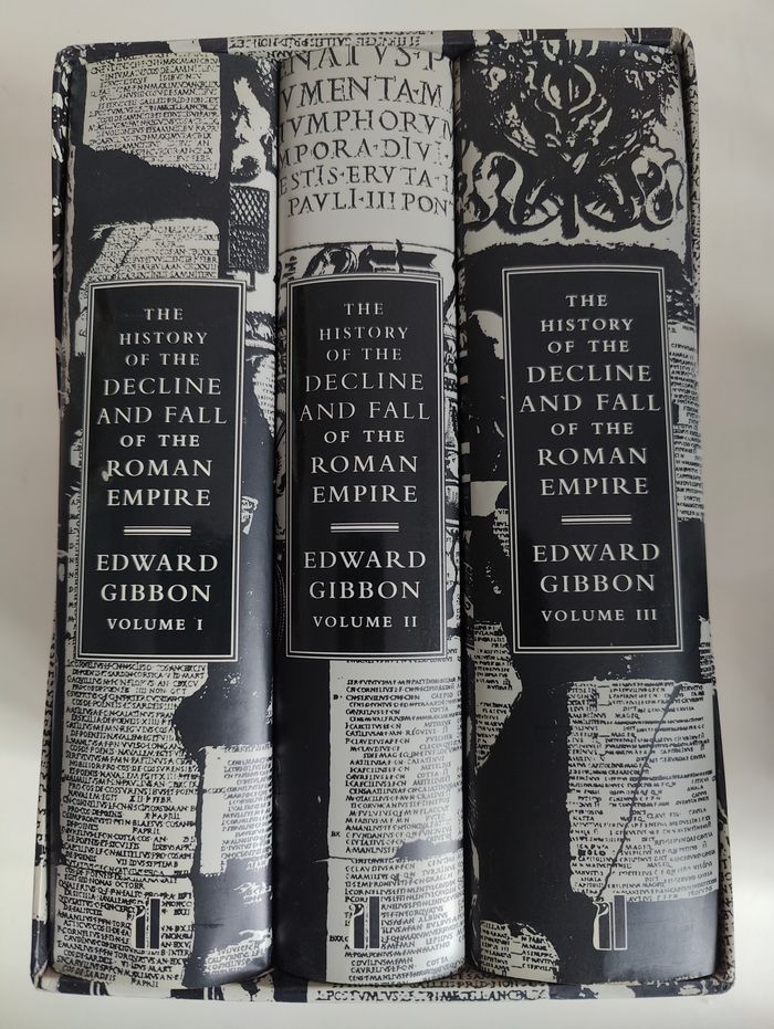 Coffret de 3 gros livres en anglais "The History of the décline and fall of the Roman Empire"