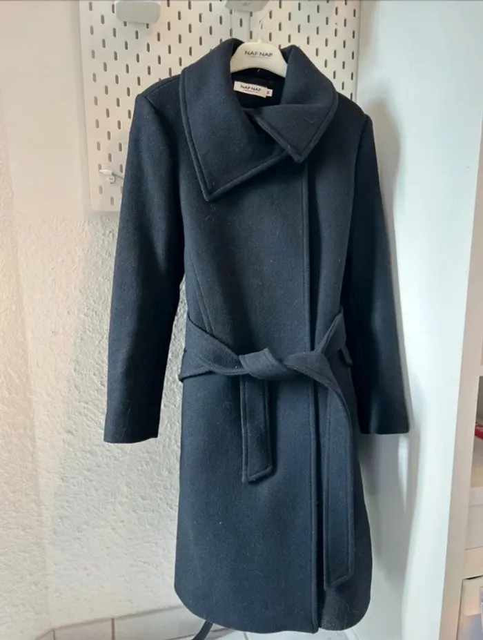Manteau élégant "Naf Naf" noir - col asymétrique et ceinture