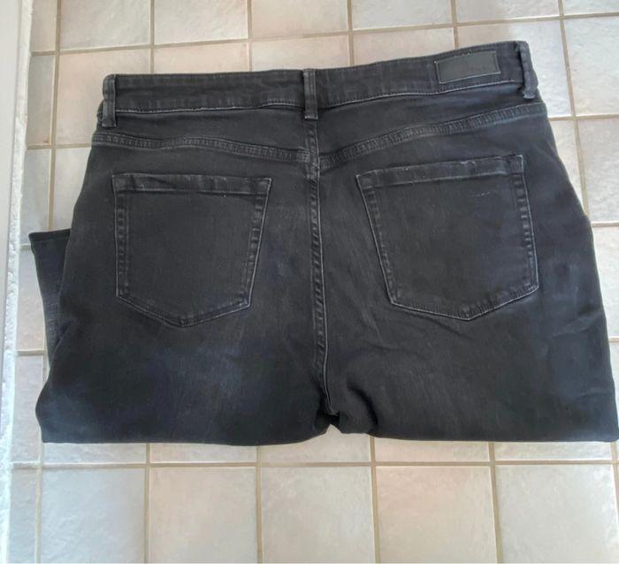 Jeans noir imitation usures Yessica C&A 42/44 - photo numéro 4