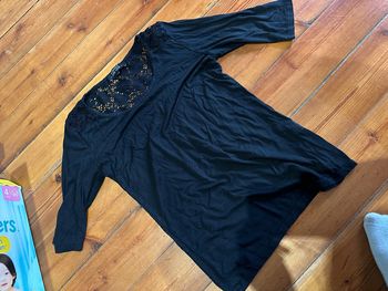 TEE short cache cache dentelle