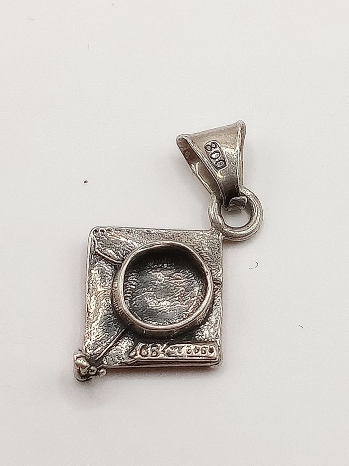 Ciondolo x collana vintage argento 925 smaltato anni  '40/'50 tocco cappello laurea università regalo - photo numéro 5