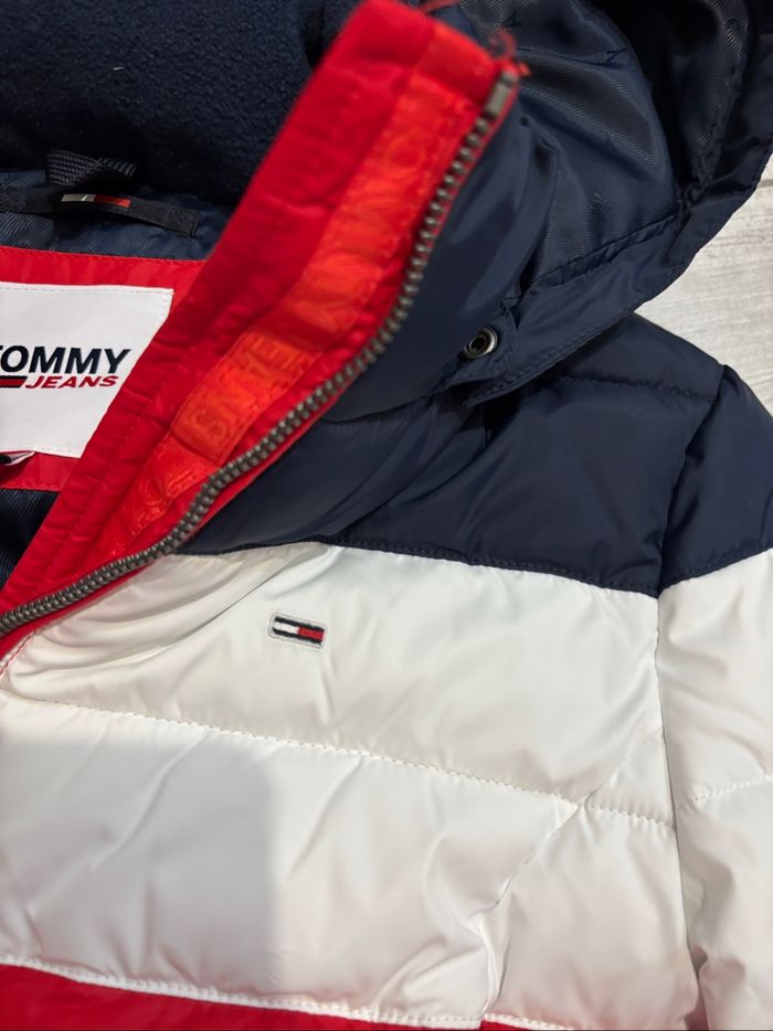 Manteau d'hiver doudoune Tommy jeans taille S - photo numéro 3